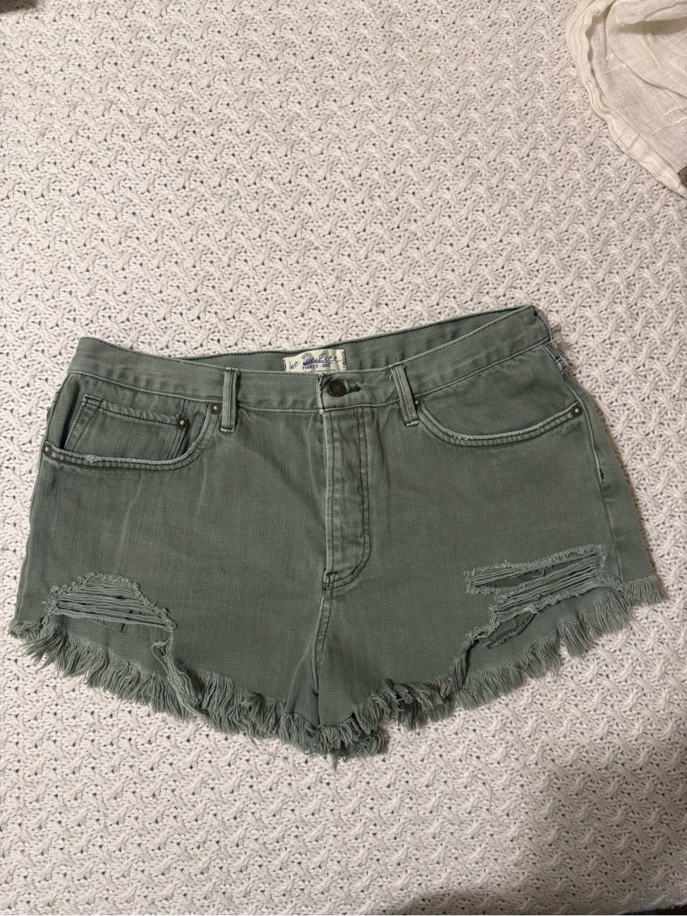 We the Free Women’s Shorts 31 Army Green Mid Rise Bottom Fly Cut Off Denim